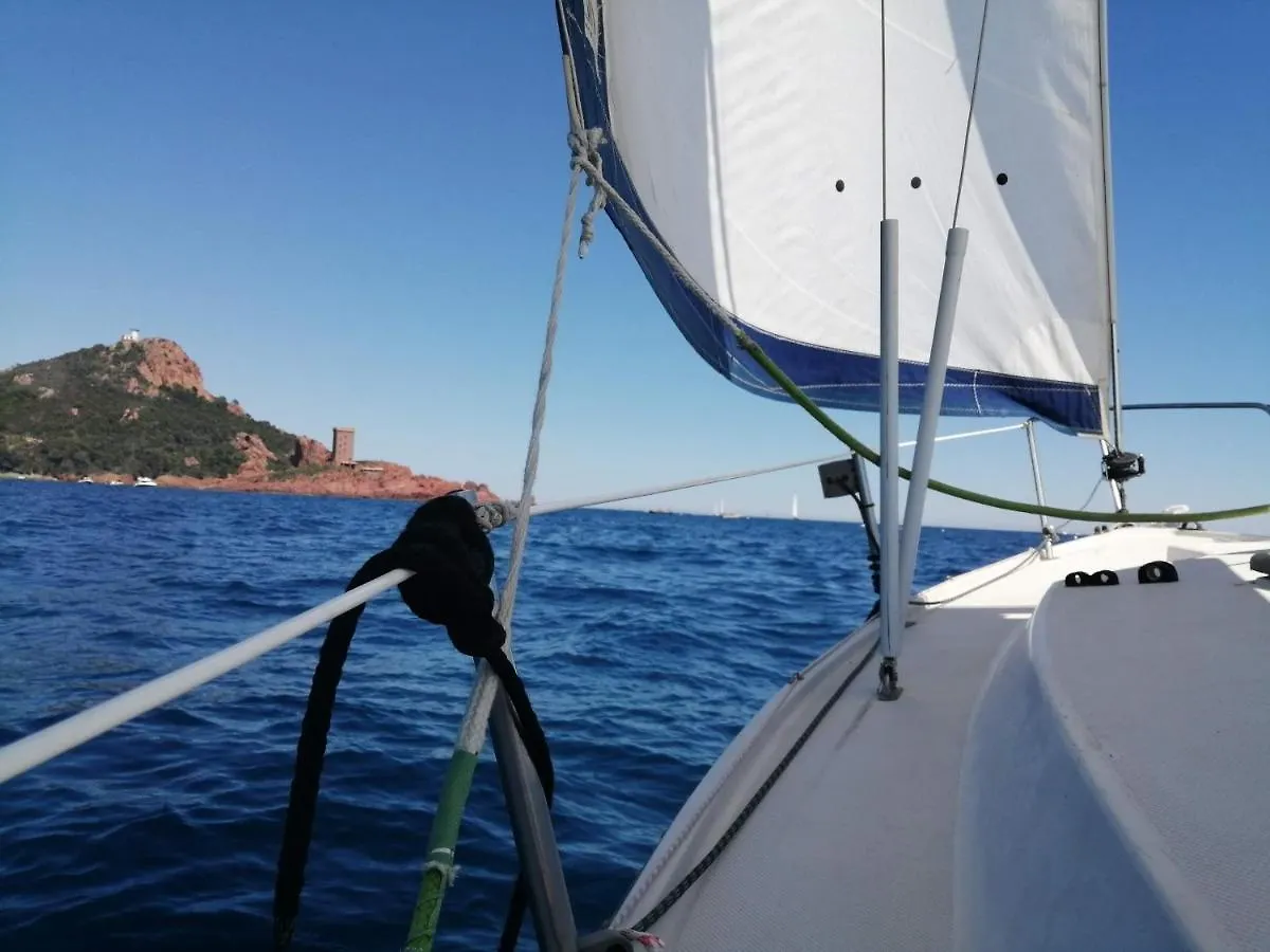 Jolis Voiliers De 6M Pour Experience Insolite Sur Port Frejus Et Port Santa Lucia St Raphael Hotel