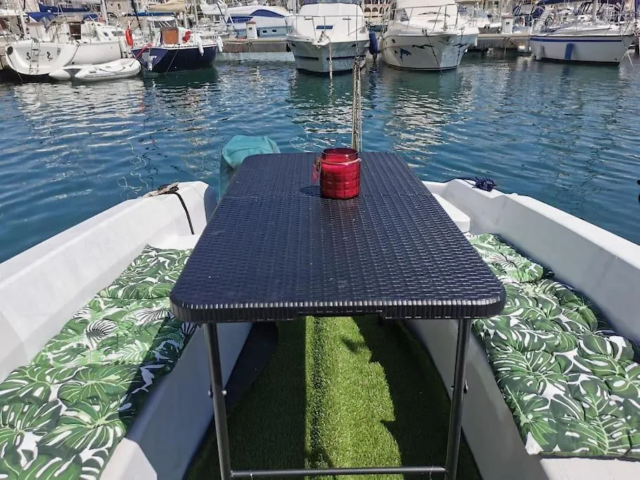 Jolis Voiliers De 6M Pour Experience Insolite Sur Port Frejus Et Port Santa Lucia St Raphael Hotell Båthotell