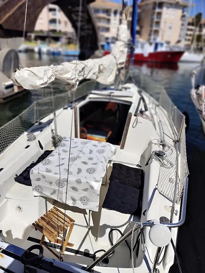 Botel Jolis Voiliers De 6M Pour Experience Insolite Sur Port Frejus Et Port Santa Lucia St Raphael Hotel France