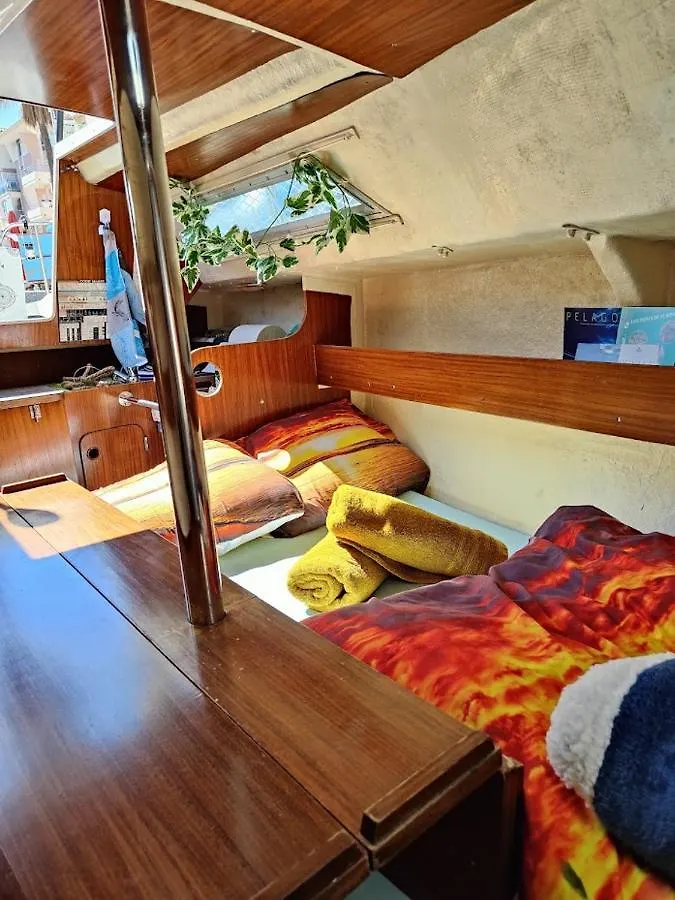 Jolis Voiliers De 6M Pour Experience Insolite Sur Port Frejus Et Port Santa Lucia St Raphael Hotel France