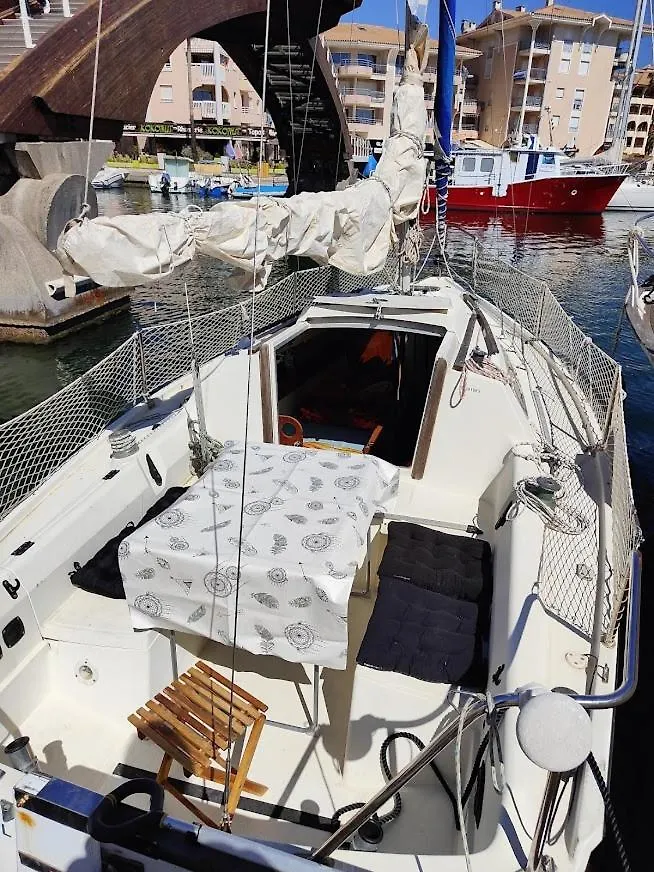 Jolis Voiliers De 6M Pour Experience Insolite Sur Port Frejus Et Port Santa Lucia St Raphael Hotel 0*,  France