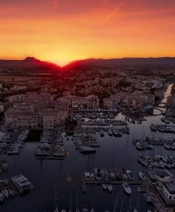 Botel Jolis Voiliers De 6M Pour Experience Insolite Sur Port Frejus Et Port Santa Lucia St Raphael Hotel France